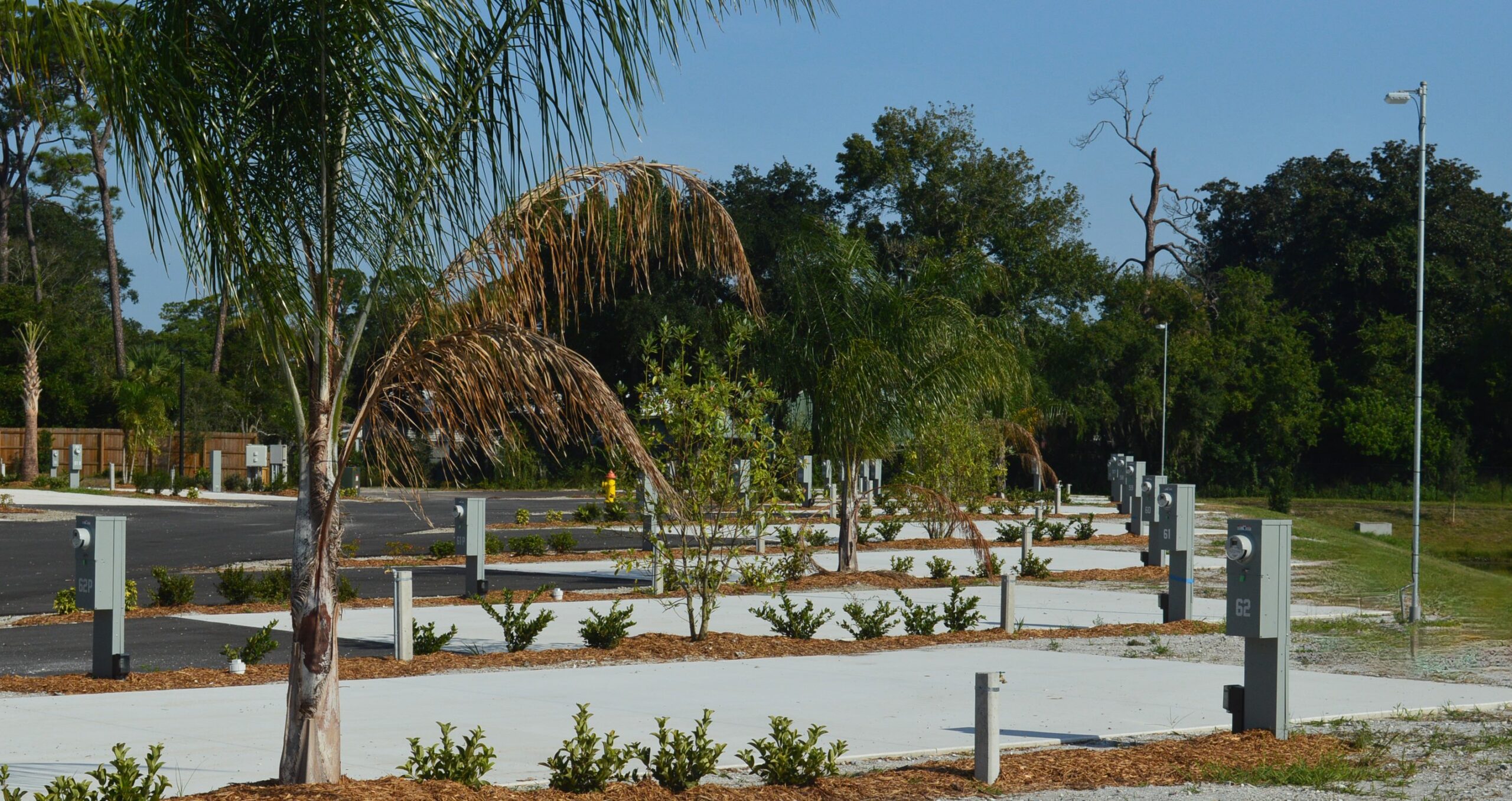 Large lakeside site